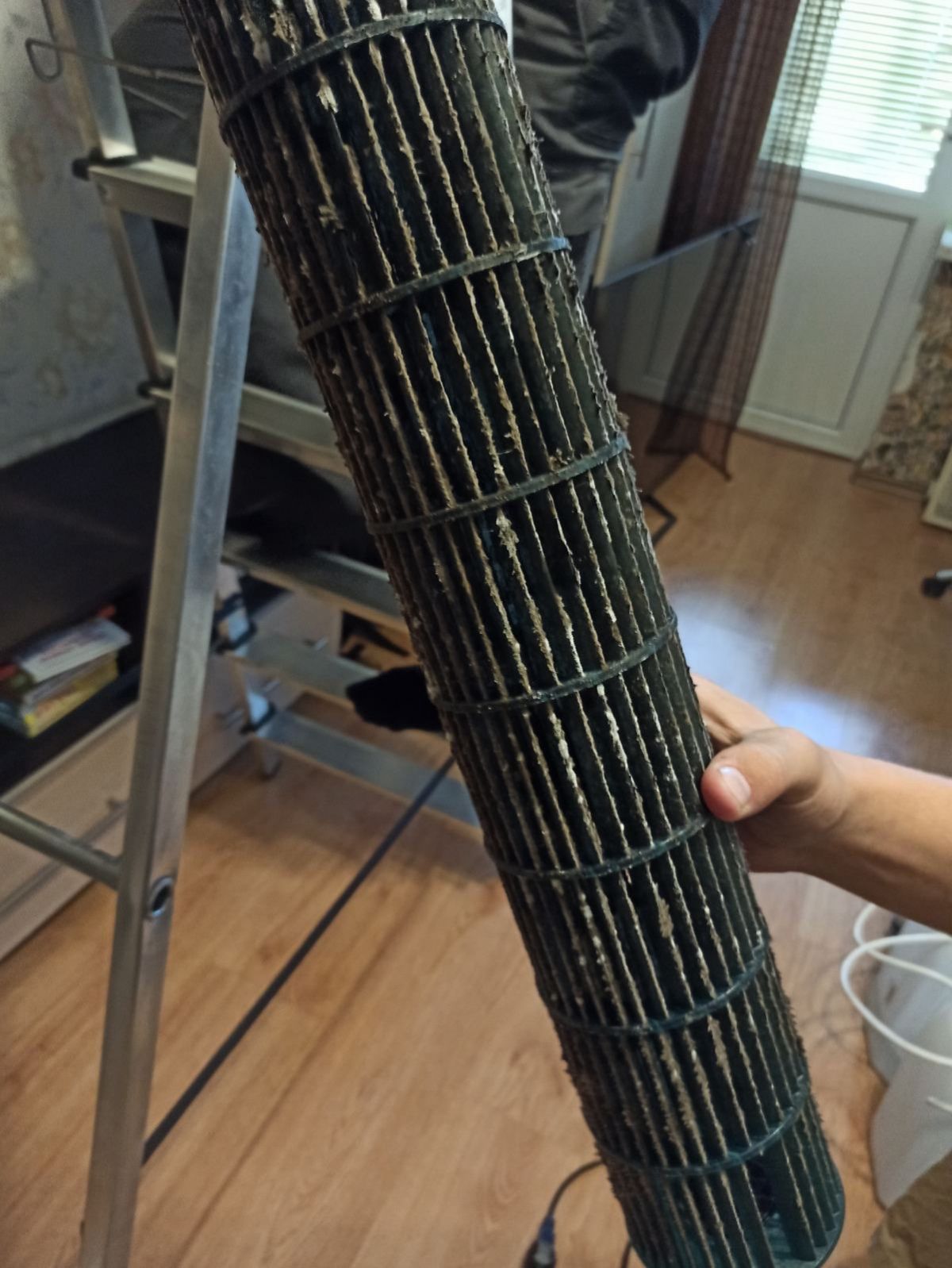 Кондиционер воняет: причины и способы устранения неприятного запаха | Klimatdoma.by